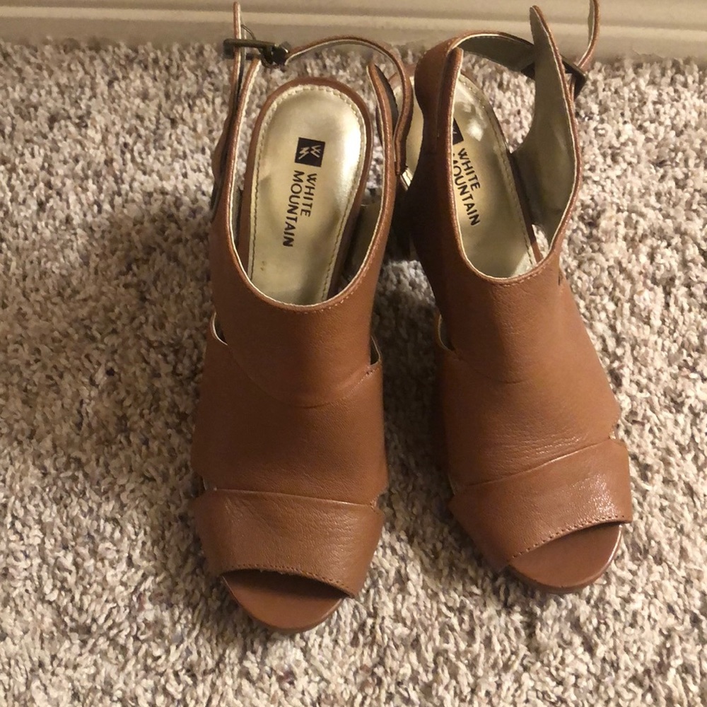 White mountain heels/ bootie